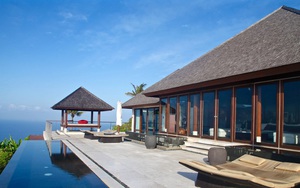 Chưa từng có ở Bali: Giá 1 villa 3 phòng ngủ, có bể bơi riêng, sân vườn, tầm nhìn ra thung lũng giảm từ 100 USD/đêm xuống còn 400 USD/tháng