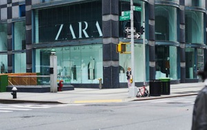 Công ty mẹ Zara báo lỗ gần nửa tỷ USD bất chấp doanh số bán online tăng vọt mùa Covid-19