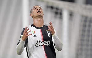 Ronaldo đá hỏng penalty, gây thất vọng lớn trong ngày trở lại sau dịch Covid-19