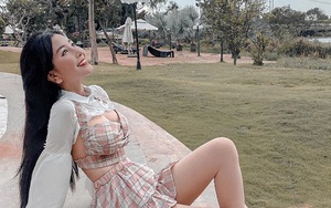 Gái xinh Sài Gòn Võ Ngọc Trân đăng ảnh sexy rồi hỏi khó dân tình: Chọn ngoại hình hay tâm hồn?