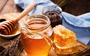 Nhiều mật ong giả, đây là 2 bí quyết phân biệt mật ong xịn - kém chất lượng rất dễ thực hiện