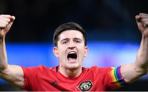 "HLV Solskjaer nên tước băng đội trưởng MU của Maguire"