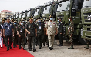 Con trai ông Hun Sen long trọng đón 300 xe quân sự Trung Quốc: Sự thật chuyện Bắc Kinh tặng quà Campuchia