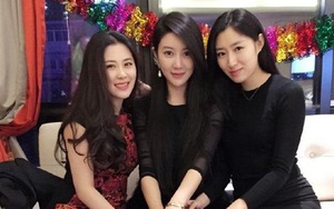 3 người phụ nữ cùng chụp một tấm hình, dân mạng tranh cãi không biết ai là mẹ, ai là con