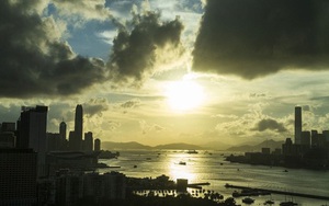 Hàng loạt ông lớn ngân hàng mắc kẹt ở Hồng Kông chỉ vì 1 điều khoản trong luật an ninh mới
