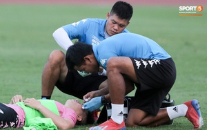 Hai đồng đội của Quang Hải va chạm đổ máu, Hà Nội FC phải kết thúc sớm buổi tập