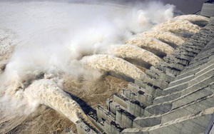 TQ: Nước lũ ở đập Tam Hiệp vượt cảnh báo 12m, ông Tập triệu tập họp khẩn