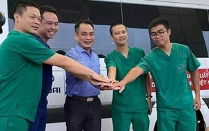 Các bác sĩ trước giờ lên đường "giải cứu" 120 bệnh nhân dương tính từ Guinea Xích đạo