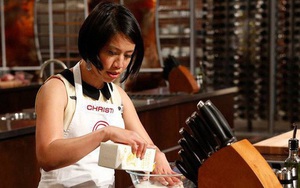 Chị em có biết "Vua đầu bếp" khiếm thị Christine Hà nấu ăn như thế nào?