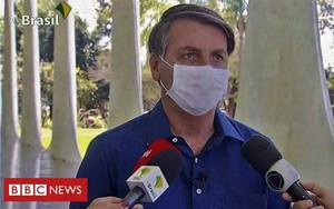Tổng thống Brazil bị kiện vì nhiễm Covid-19 mà tháo khẩu trang