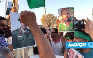 Libya "nóng": Người dân xuống đường biểu tình, ủng hộ con trai ông Gaddafi tái xuất chính trường