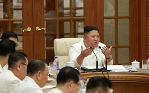 Ông Kim Jong Un xuất hiện giữa tin đồn bị hôn mê