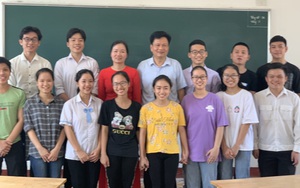 Lớp học 'mưa' điểm 10 thi THPT ở Hà Tĩnh