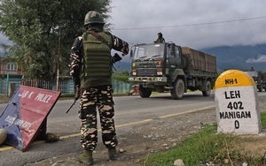 Căng thẳng biên giới Ấn Độ-Trung Quốc: Xe tăng hai bên sẵn sàng khai hỏa