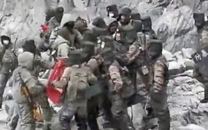 Video lính TQ xô xát với lính Ấn Độ gây chấn động mạng xã hội: Hàng triệu lượt xem chỉ sau 1 ngày