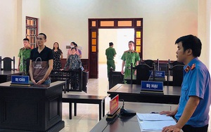 Xưng là "hiệu trưởng", lẻn vào nhà vệ sinh dâm ô nữ sinh lớp 5