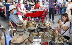 Hàng xách tay từ nước ngoài bị ngưng trệ, dân buôn ở chợ đồ cổ nổi tiếng bậc nhất Sài Gòn "đói hàng"