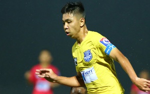 Dương Quang Trung Hiếu: "Sát thủ" triển vọng của bóng đá Việt với số áo kỳ lạ và ước mơ cao lớn như Ronaldo