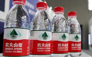 "Một người làm quan cả họ được nhờ": Người giàu thứ 3 Trung Quốc tạo ra 68 triệu phú nhờ sản xuất nước khoáng