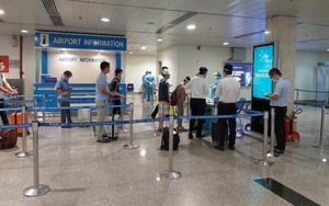 Hành khách bay từ Đà Nẵng vào TP HCM được xét nghiệm Covid-19 thế nào?