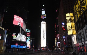 New York thả khối cầu pha lê: Quảng trường Thời đại đón năm 2021 trong khung cảnh chưa từng thấy