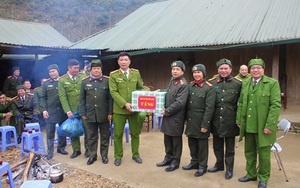 Công an tỉnh thăm, chúc tết đồng bào dân tộc Mông