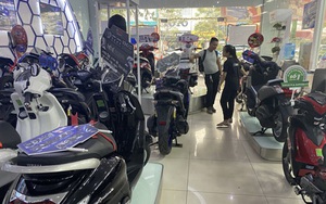 Cận Tết, nhiều mẫu xe máy "cháy hàng"