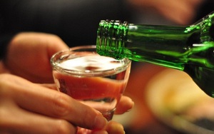 Nghiên cứu tiết lộ: Uống rượu gây thiếu vitamin B1, dẫn đến căn bệnh nguy hiểm khi có tuổi
