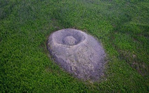 Bí ẩn về 'tổ đại bàng lửa' ở Siberia