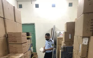 TP HCM: Phát hiện kho khẩu trang "khủng" trong khuôn viên cơ quan nhà nước