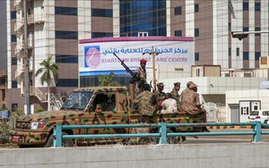 Hội đồng cầm quyền Sudan tuyên bố tình trạng khẩn cấp, giải tán chính phủ chuyển tiếp