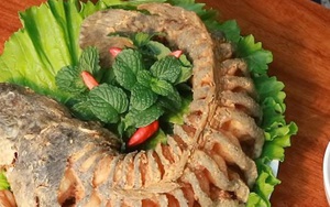 Trổ tài chế biến cá lóc chiên xù thơm ngon không kém ngoài tiệm