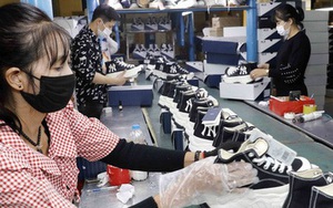 Việt Nam xuất khẩu giày vải vượt xa Trung Quốc