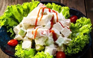 Tối nay ăn gì: Cách làm salad hoa quả ngon như ngoài hàng