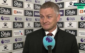 Solskjaer muối mặt vì nụ cười vô duyên sau thất bại