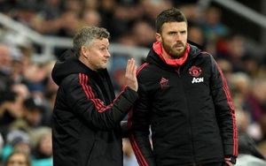 Người hâm mộ MU 'khóc thét' vì câu nói của HLV Carrick: Tôi rất giống Solskjaer