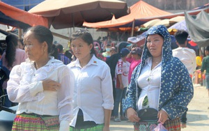 Hàng loạt cặp vợ chồng người H'Mông trắng tay vì bị gạ đầu tư tiền ảo: "Chỉ cần đi bộ lên nương rẫy là có tiền"