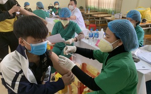 Bé trai có biểu hiện bất thường và tử vong sau tiêm vắc xin: Họp hội đồng cấp tỉnh