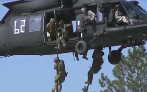 Đặc nhiệm Mỹ - Ba Lan đổ bộ bằng trực thăng và tấn công mục tiêu trong nhà