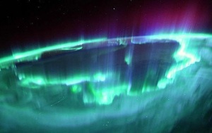 Bức ảnh cực quang Trái đất xanh rực rỡ tuyệt đẹp nhìn từ Trạm vũ trụ quốc tế