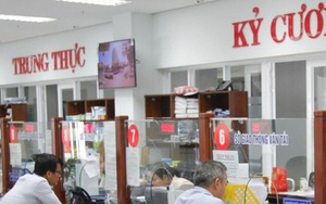 Đà Nẵng kỷ luật khiển trách 2 công chức nhận quà biếu