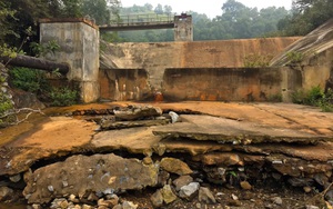 Đập nước 14 tỷ đồng xây xong rồi bỏ hoang vì không tích được nước: Lãng phí quá!