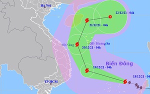 Bão số 9 giật cấp 17 liên tục đổi hướng di chuyển trên Biển Đông
