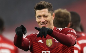 Bayern Munich vùi dập Wolfsburg trên sân nhà trong ngày Lewandowski đi vào lịch sử