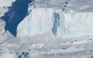 "Thềm băng tận thế" ở Nam Cực sắp sụp đổ