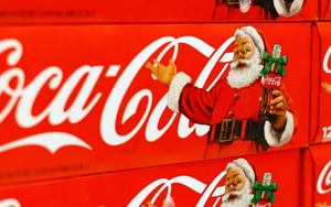 Sự thật ngã ngửa về ông già Noel: Từ nguyên mẫu là yêu tinh, được Coca Cola 'đáng yêu hóa' với bộ râu dài trắng, to béo, vui nhộn để bán đồ uống