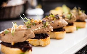 Mặt trái tăm tối của "Foie Gras" - niềm tự hào đắt đỏ của ẩm thực nước Pháp