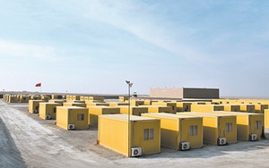 Quân đội Trung Quốc  dựng doanh trại di động bằng container