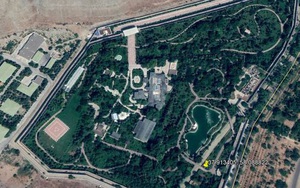 Phát hiện cung điện khổng lồ giấu kín trong núi nhờ Google Earth