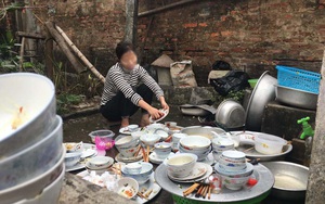 Ăn Tết nhà chồng tôi chưa từng phải rửa bát, năm nào cũng xúng xính váy áo đi chơi